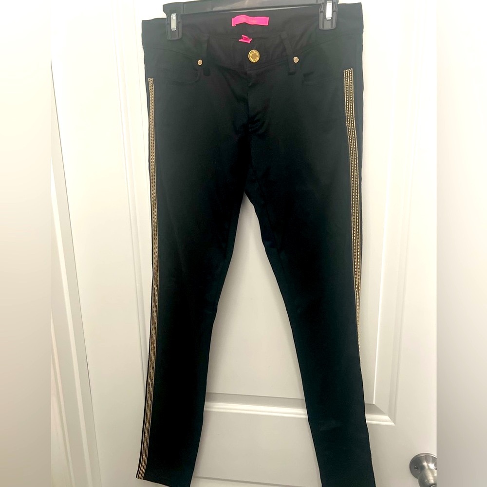 Lilly Pulitzer pants. Beautiful gold detail on the sides. Size 2